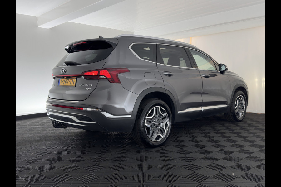 Hyundai Santa Fe 1.6 T-GDI Comfort Smart Sky AWD [ 7-Pers. ] {SoH-100%} (Plug-In) (INCL-BTW) *PANO | LEATHER | FULL-LED | ADAPTIVE-CRUISE | BLINDSPOT | MEMORY-PACK | DIGI-COCKPIT | SHIFTPADDLES | PRIVACYGLASS | NAVI-FULLMAP | KEYLESS | TOWBAR | CARBON | 19''ALU*