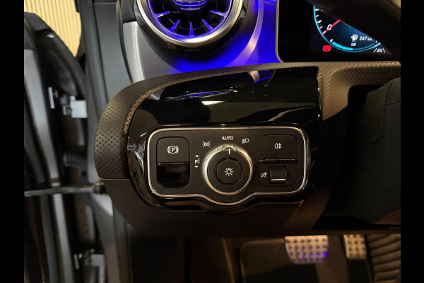 Mercedes-Benz CLA-Klasse 220 AMG STYLING-CAMERA-TREKHAAK-SFEERVERLICHTING-MULTISPAAKS-BTW