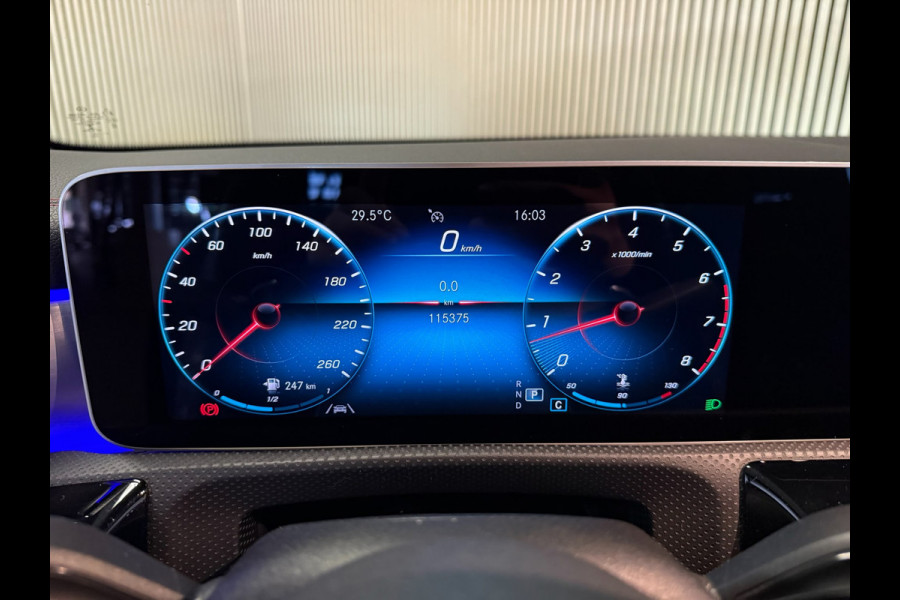 Mercedes-Benz CLA-Klasse 220 AMG STYLING-CAMERA-TREKHAAK-SFEERVERLICHTING-MULTISPAAKS-BTW