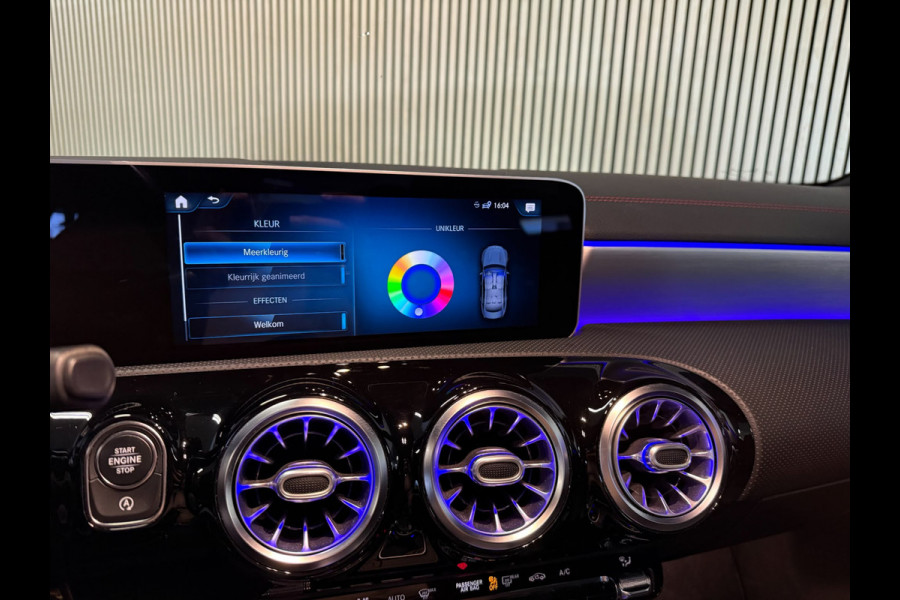 Mercedes-Benz CLA-Klasse 220 AMG STYLING-CAMERA-TREKHAAK-SFEERVERLICHTING-MULTISPAAKS-BTW