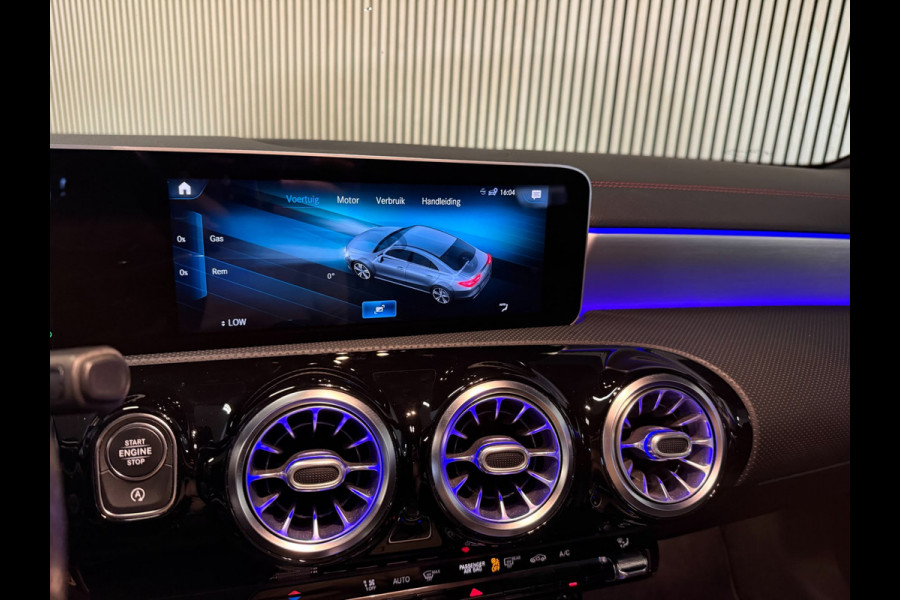 Mercedes-Benz CLA-Klasse 220 AMG STYLING-CAMERA-TREKHAAK-SFEERVERLICHTING-MULTISPAAKS-BTW