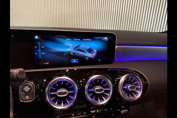 Mercedes-Benz CLA-Klasse 220 AMG STYLING-CAMERA-TREKHAAK-SFEERVERLICHTING-MULTISPAAKS-BTW