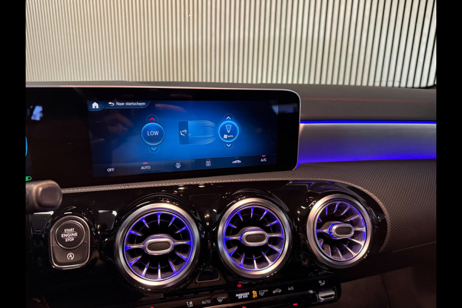 Mercedes-Benz CLA-Klasse 220 AMG STYLING-CAMERA-TREKHAAK-SFEERVERLICHTING-MULTISPAAKS-BTW