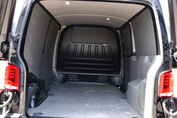 Volkswagen Transporter 2.0 TDI L2H1 30 Bulli Virtual, Adaptieve Cruise, Carplay, LED, Automaat, Stoelverwarming, Standkachel, Trekhaak, Uniek!