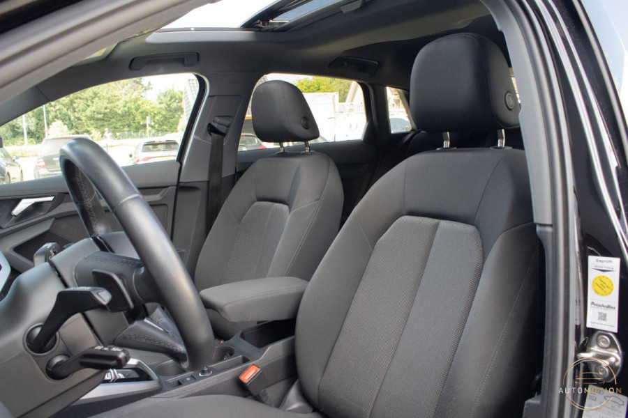 Audi A3 Sportback 40 TFSIe Edition PANO CAMERA PARKEERHULP LED 18 INCH