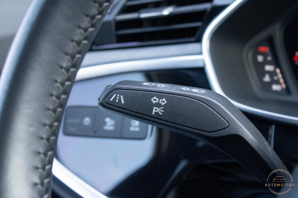 Audi Q3 35 TFSI S Line PANO CAMERA ELEKTRISCHE STOELEN SFEER PARKEERASSISTENT