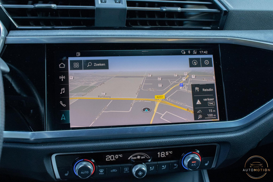 Audi Q3 35 TFSI S Line PANO CAMERA ELEKTRISCHE STOELEN SFEER PARKEERASSISTENT