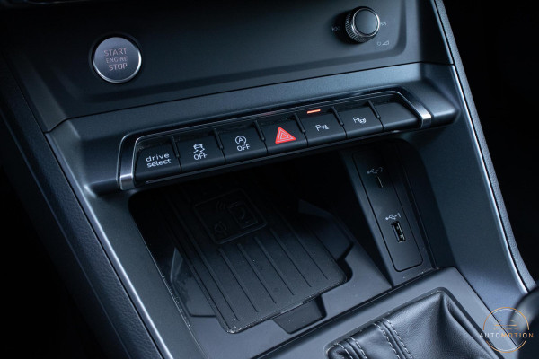 Audi Q3 35 TFSI S Line PANO CAMERA ELEKTRISCHE STOELEN SFEER PARKEERASSISTENT