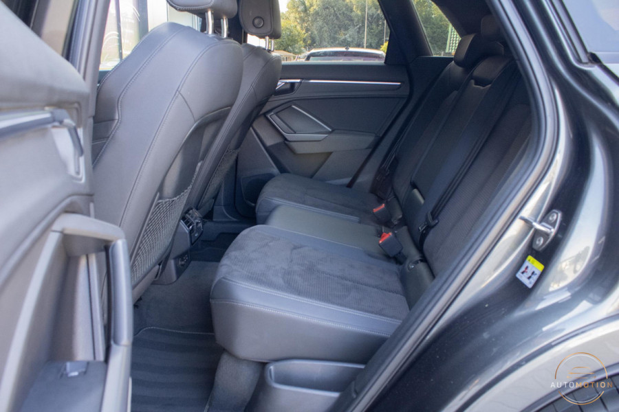 Audi Q3 35 TFSI S Line PANO CAMERA ELEKTRISCHE STOELEN SFEER PARKEERASSISTENT