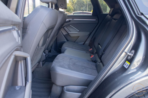 Audi Q3 35 TFSI S Line PANO CAMERA ELEKTRISCHE STOELEN SFEER PARKEERASSISTENT