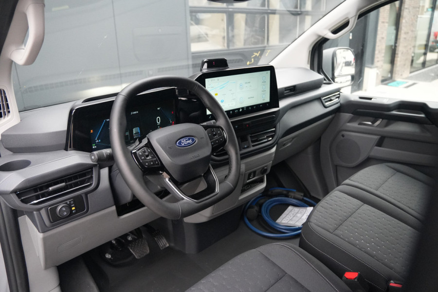 Ford E-Transit Custom 340 L2H1 Limited 71 kWh 218pk - Trekhaak - ACC - B&O - Navi - Stoel/Stuurverwarming - 360 Camera - Blindspot - Rijklaar