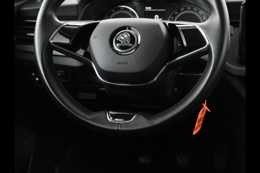 Škoda Kamiq 1.0 TSI Active | Camera | Cruise control | Bluetooth | Carplay | DAB+ | Airco | Full LED