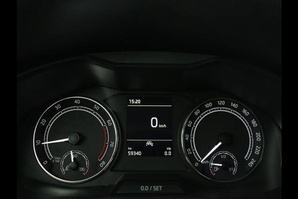 Škoda Kamiq 1.0 TSI Active | Camera | Cruise control | Bluetooth | Carplay | DAB+ | Airco | Full LED