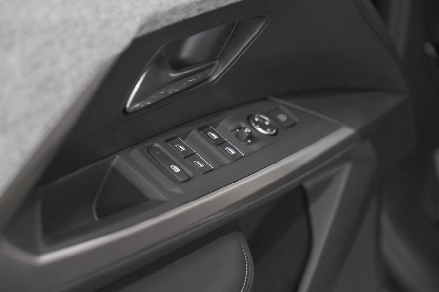 Peugeot 5008 1.2 Hybrid 136 GT 7p | Adaptieve Cruise Control | Camera | Elektrische Kofferklep | Stoelverwarming