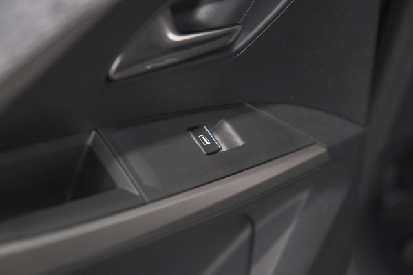 Peugeot 5008 1.2 Hybrid 136 GT 7p | Adaptieve Cruise Control | Camera | Elektrische Kofferklep | Stoelverwarming