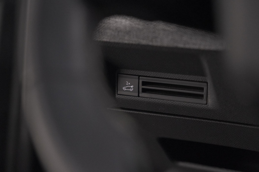 Peugeot 5008 1.2 Hybrid 136 GT 7p | Adaptieve Cruise Control | Camera | Elektrische Kofferklep | Stoelverwarming