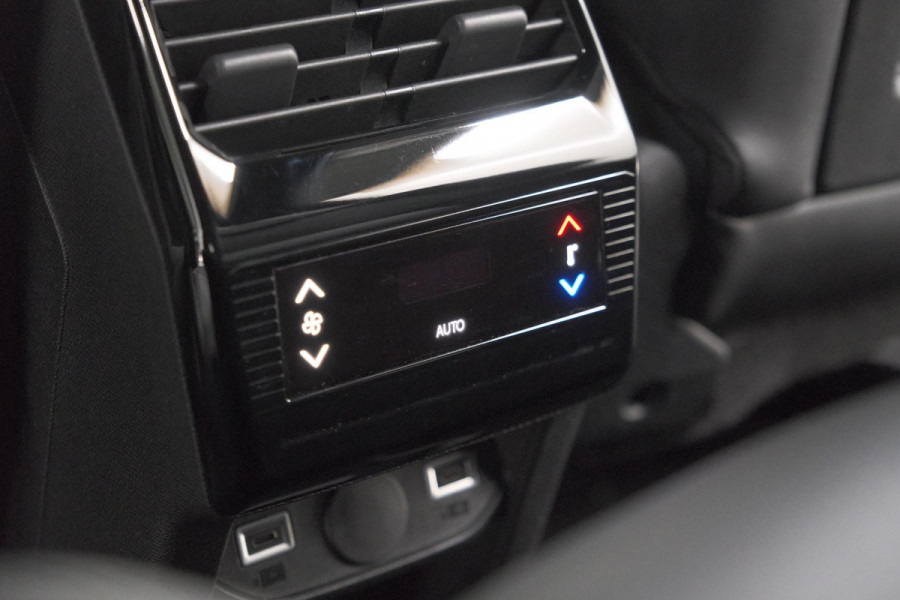 Peugeot 5008 1.2 Hybrid 136 GT 7p | Adaptieve Cruise Control | Camera | Elektrische Kofferklep | Stoelverwarming