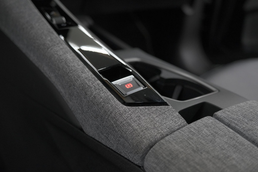 Peugeot 5008 1.2 Hybrid 136 GT 7p | Adaptieve Cruise Control | Camera | Elektrische Kofferklep | Stoelverwarming
