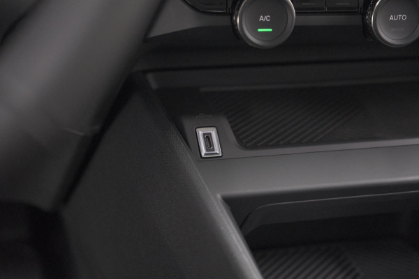 Citroën C4 1.2 Hybrid 136 Plus | Camera | Apple Carplay | Navigatie | Parkeersensoren
