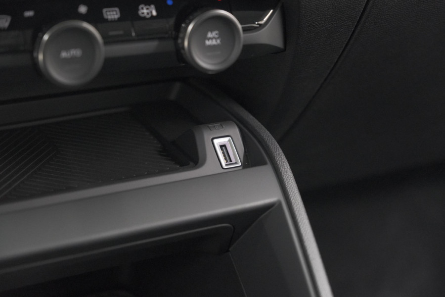 Citroën C4 1.2 Hybrid 136 Plus | Camera | Apple Carplay | Navigatie | Parkeersensoren