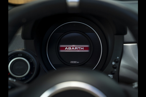 Abarth 595 Turismo 165pk | Schuif-/kanteldak | Apple CarPlay