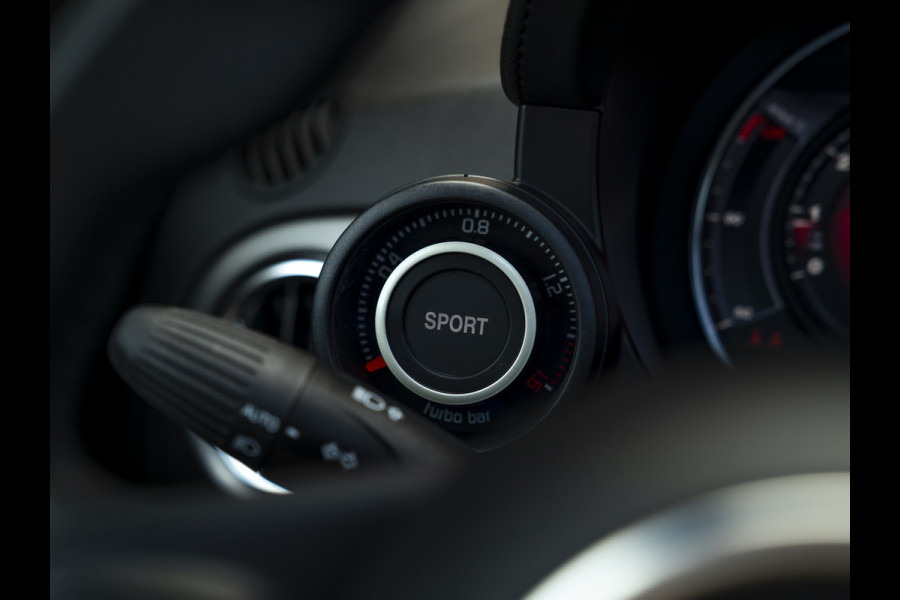 Abarth 595 Turismo 165pk | Schuif-/kanteldak | Apple CarPlay