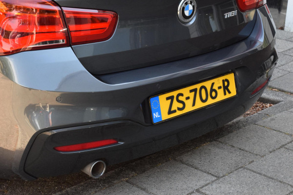 BMW 1-serie 118i M Sport Edition|Dak|Carplay|Leer|Dealero.h.
