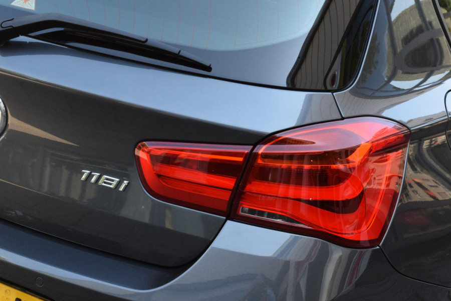 BMW 1-serie 118i M Sport Edition|Dak|Carplay|Leer|Dealero.h.