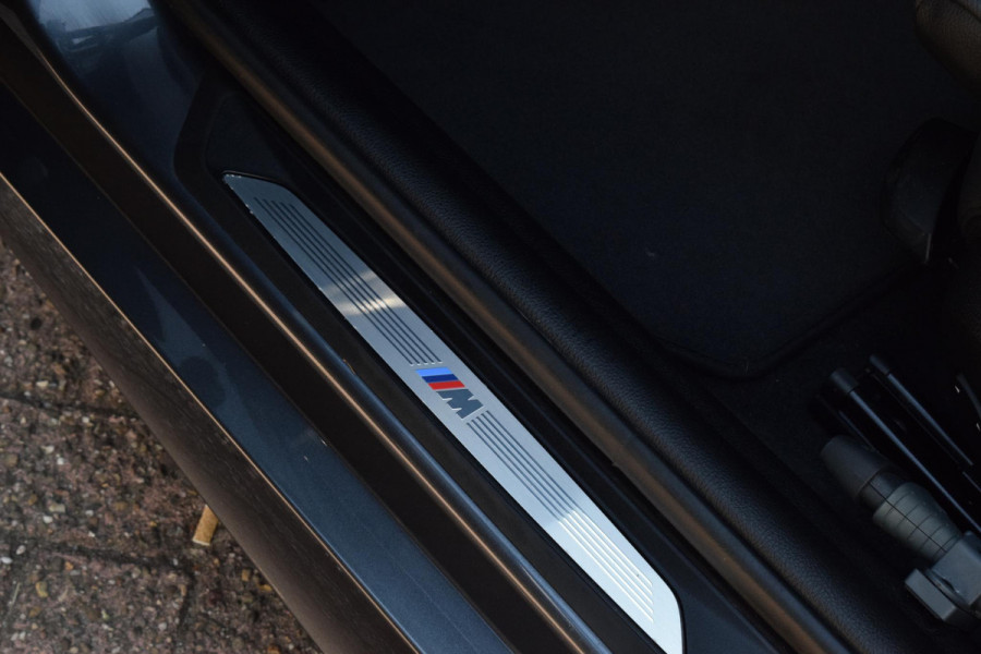 BMW 1-serie 118i M Sport Edition|Dak|Carplay|Leer|Dealero.h.