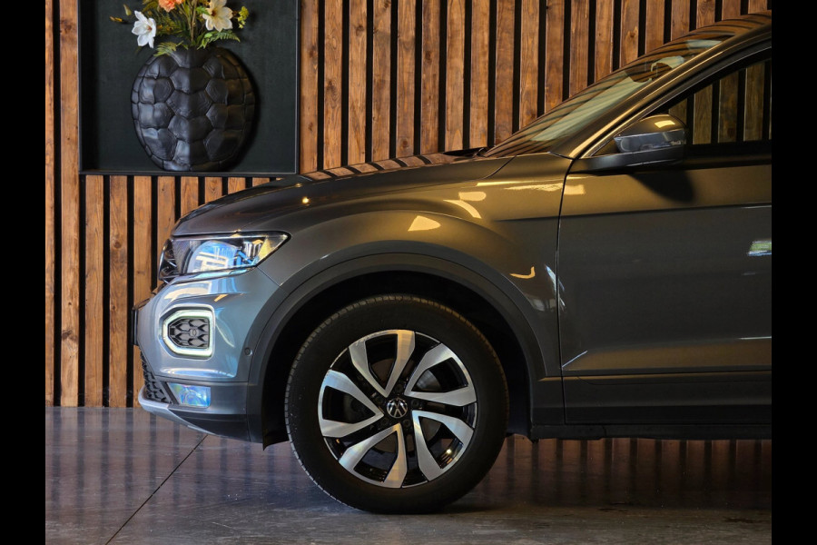 Volkswagen T-Roc 1.5 TSI Sport l DSG l Led l Carplay l Camera l Virtual