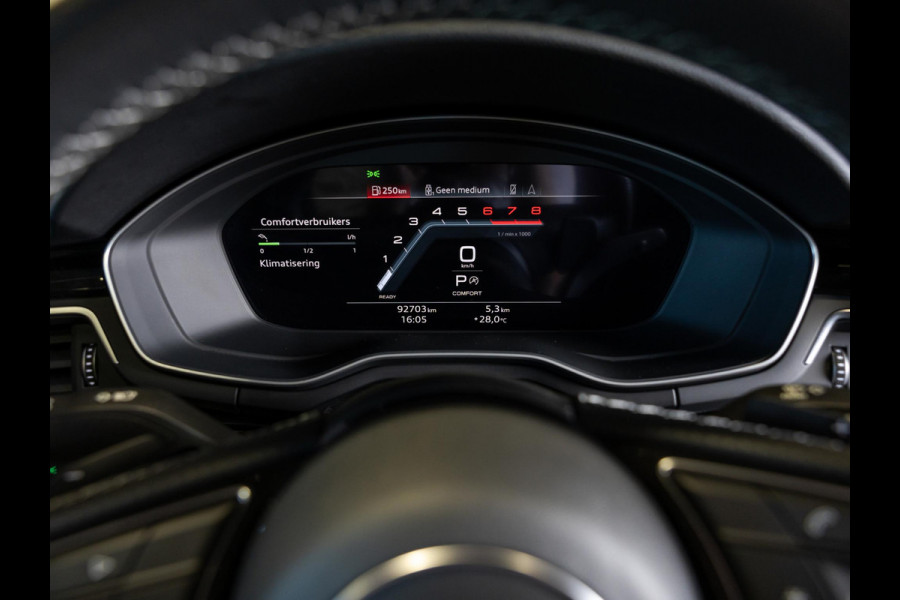 Audi A4 Avant 35 TFSI S edition Competition / 150pk / Stoelverwarming / Apple CarPlay /