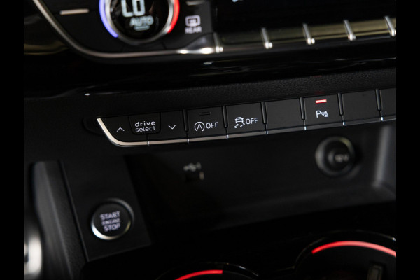 Audi A4 Avant 35 TFSI S edition Competition / 150pk / Stoelverwarming / Apple CarPlay /