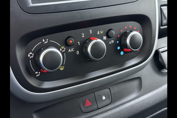 Renault Trafic 2.0dCi 120PK T29 L1H1 Trekhaak Airco Navi Euro 6 Cruise Control Bluetooth Pdc Betonplex Vloer Wandbetimmering Schuifdeur 2.000KG Trekgewicht 1e Eigenaar Origineel Nederlandse Auto