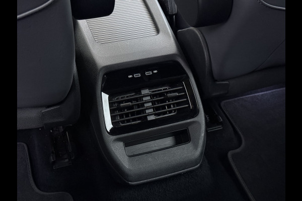 Volkswagen ID.4 1st 82kWh SOH 90% Trekhaak Warmtepomp Adap.Cruise Camera Stuur+Stoelverwarming Navi Ecc Apple Carplay Android Auto Privacy Glas Lmv Led Isofix Voorruitverwarming 1.000KG Trekgewicht