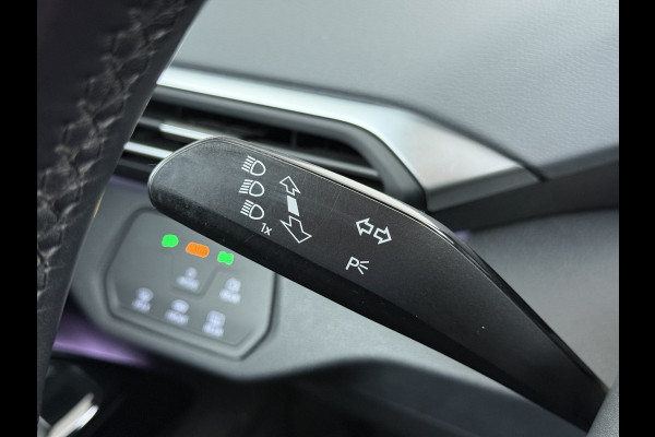 Volkswagen ID.4 1st 82kWh SOH 90% Trekhaak Warmtepomp Adap.Cruise Camera Stuur+Stoelverwarming Navi Ecc Apple Carplay Android Auto Privacy Glas Lmv Led Isofix Voorruitverwarming 1.000KG Trekgewicht