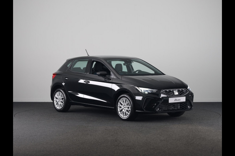 Seat Ibiza Style Plus 1.0 EcoTSI 95 PK | Midnight Black Metallic | Apple Carplay | Park Assist | Cruise Control