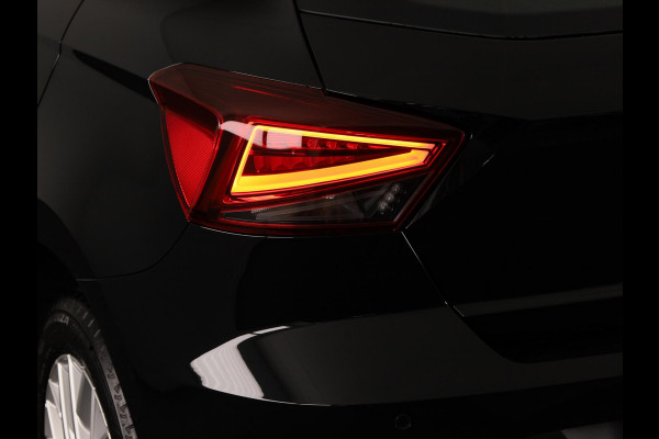 Seat Ibiza Style Plus 1.0 EcoTSI 95 PK | Midnight Black Metallic | Apple Carplay | Park Assist | Cruise Control