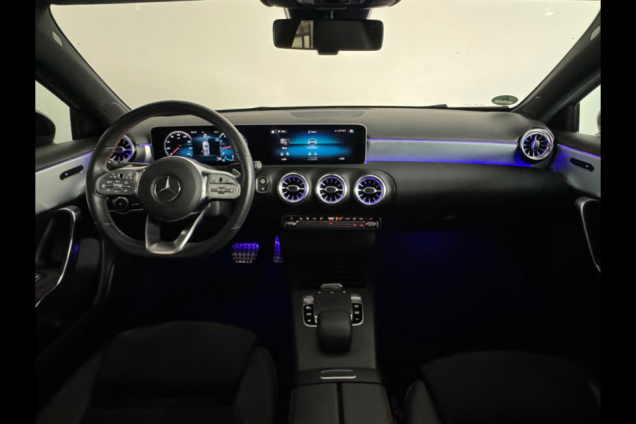 Mercedes-Benz A-Klasse 200 AMG Night Pano|Sfeer|CarPlay|Camera