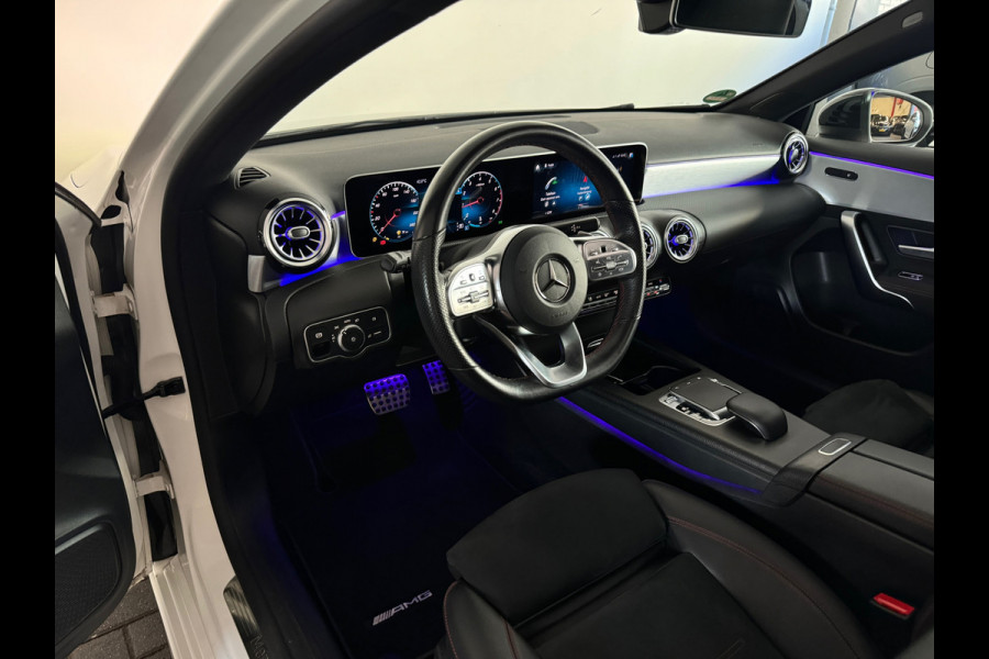 Mercedes-Benz A-Klasse 200 AMG Night Pano|Sfeer|CarPlay|Camera