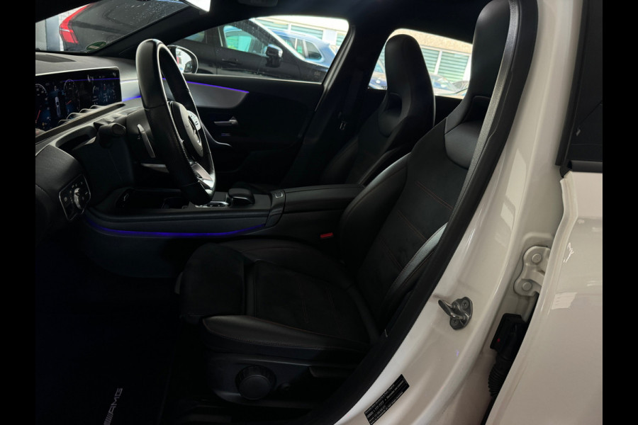 Mercedes-Benz A-Klasse 200 AMG Night Pano|Sfeer|CarPlay|Camera