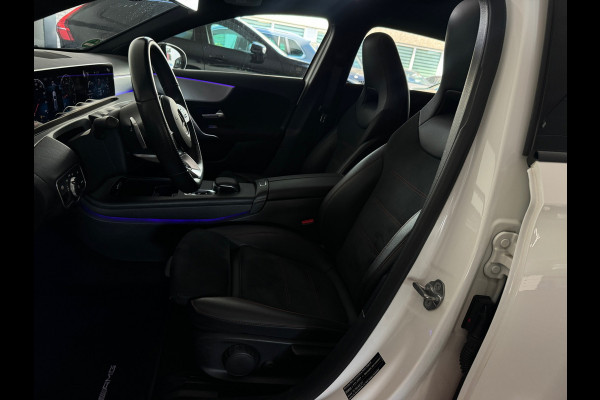 Mercedes-Benz A-Klasse 200 AMG Night Pano|Sfeer|CarPlay|Camera