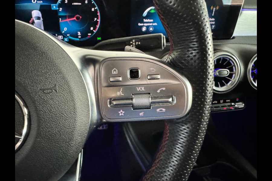 Mercedes-Benz A-Klasse 200 AMG Night Pano|Sfeer|CarPlay|Camera