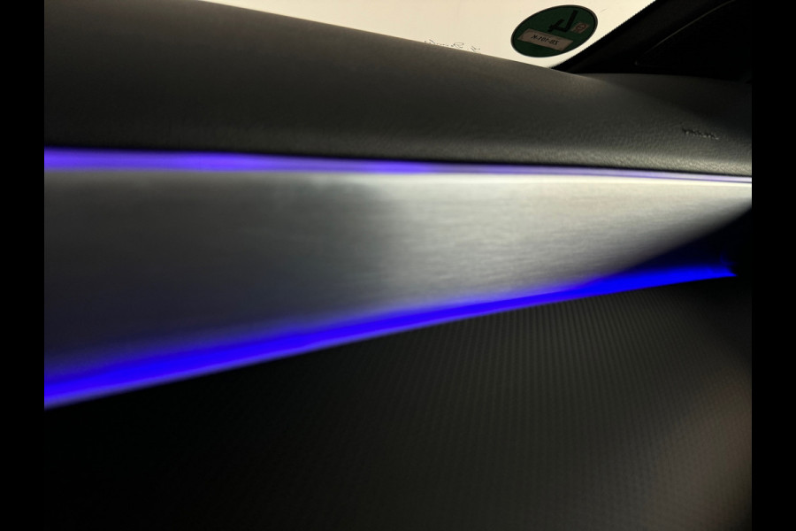 Mercedes-Benz A-Klasse 200 AMG Night Pano|Sfeer|CarPlay|Camera