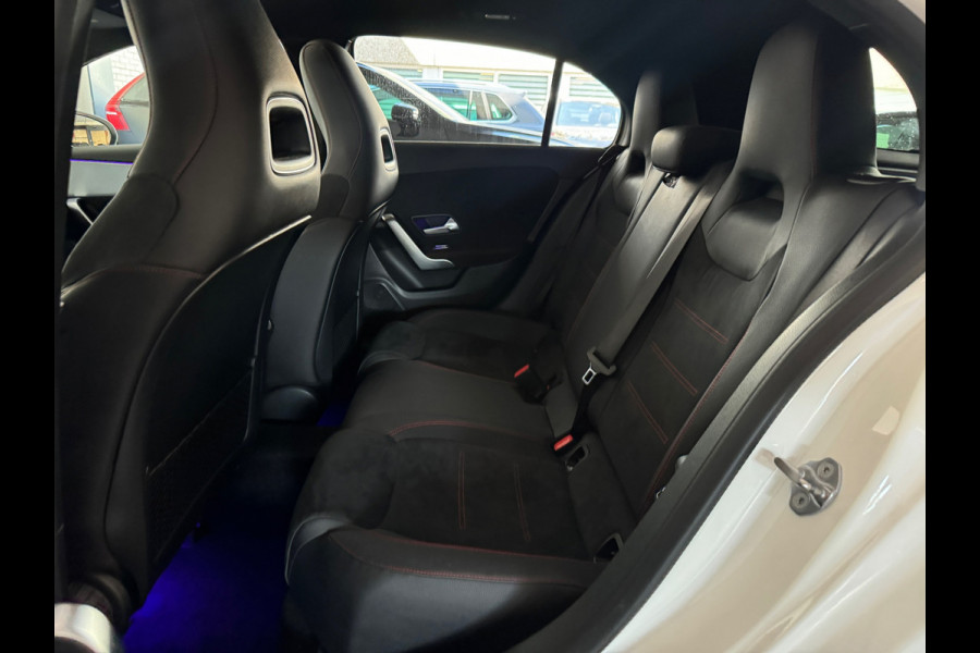 Mercedes-Benz A-Klasse 200 AMG Night Pano|Sfeer|CarPlay|Camera