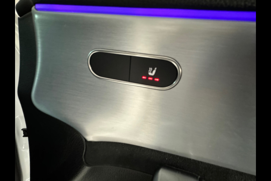 Mercedes-Benz A-Klasse 200 AMG Night Pano|Sfeer|CarPlay|Camera