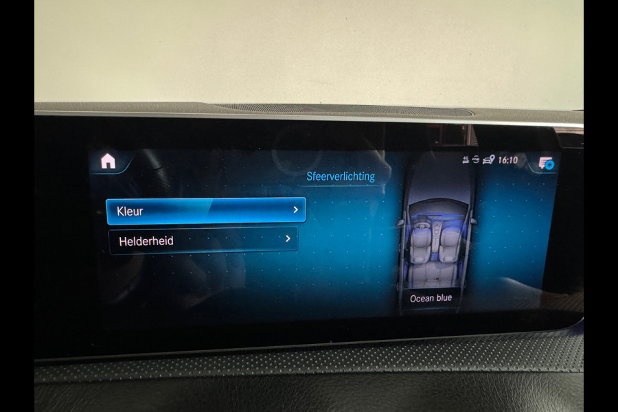 Mercedes-Benz A-Klasse 200 AMG Night Pano|Sfeer|CarPlay|Camera