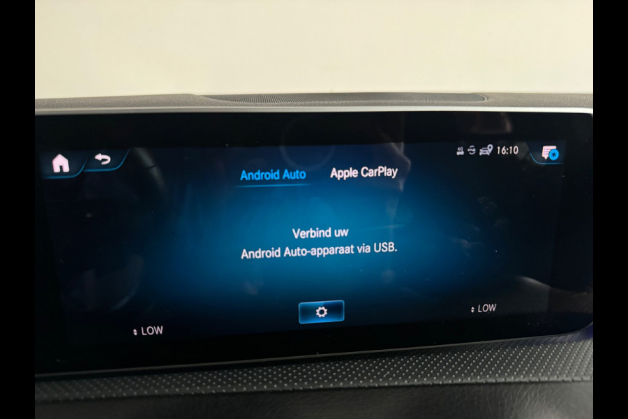 Mercedes-Benz A-Klasse 200 AMG Night Pano|Sfeer|CarPlay|Camera