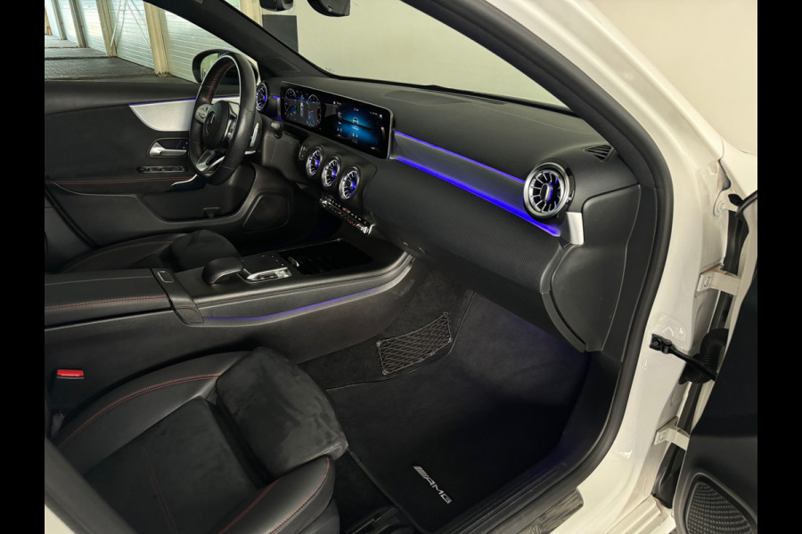 Mercedes-Benz A-Klasse 200 AMG Night Pano|Sfeer|CarPlay|Camera