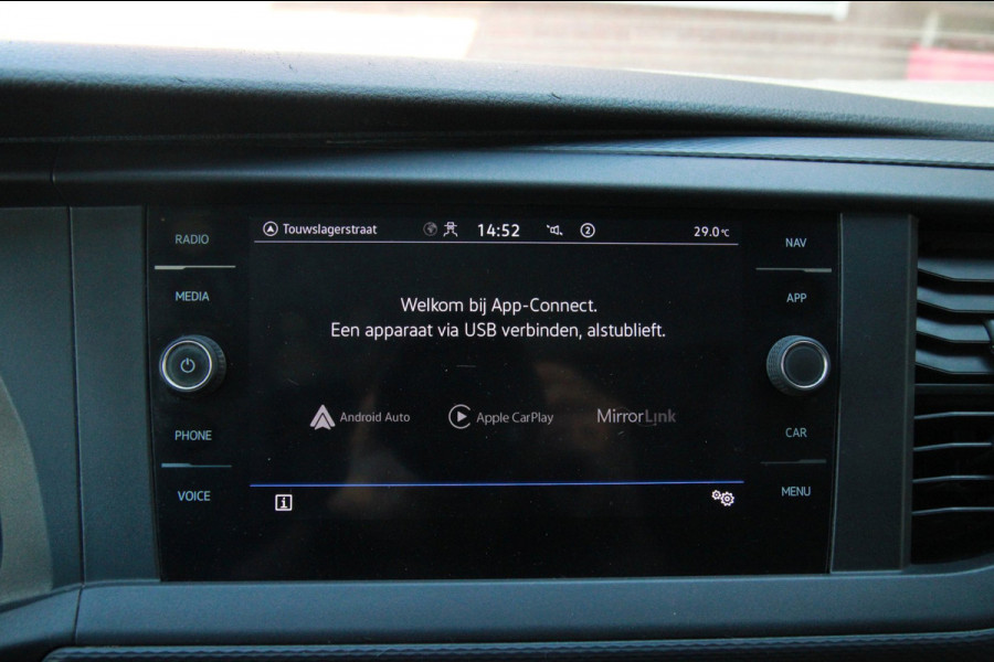Volkswagen Transporter 2.0 TDI L2H1 App connect / Imperiaal / Camera / Trekhaak / 3 zits