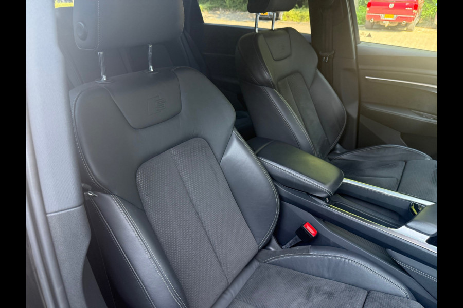 Audi e-tron E-tron 55 quattro advanced S Line 95 kWh l Trekhaak l VDOH l Alarm l